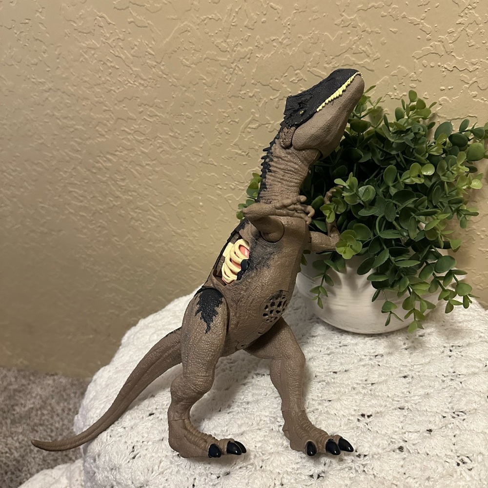 Jurassic World Dominion Extreme Damage Roarin' Allosaurus HFK06 Dinosaur Mattel - Picture 3 of 14